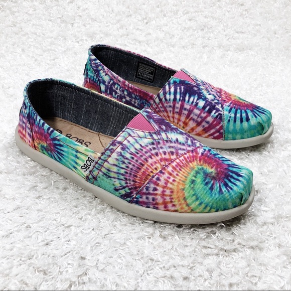 skechers tie dye slip ons